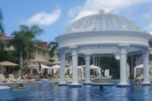 Pool & Beach