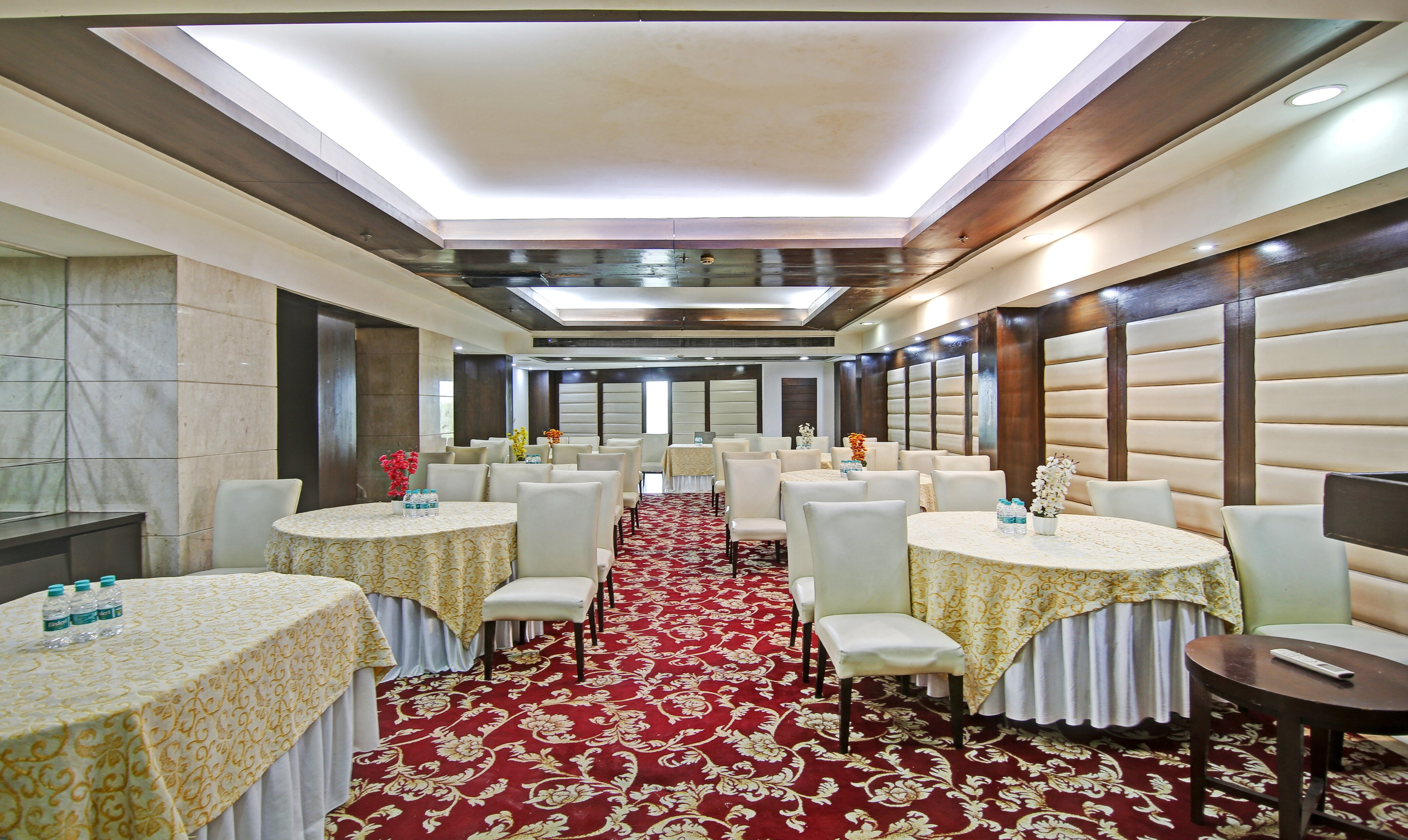 TREEBO TRYST HOTEL CORUS (Gurgaon, India) - Foto's En Reviews - Tripadvisor