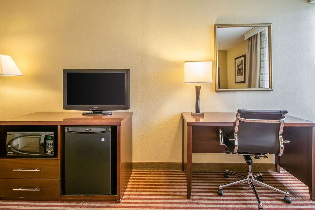 COMFORT INN KISSIMMEE BY THE PARKS 93 1 4 3 Updated 2024 Prices   King Suite 