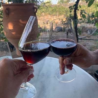 Mavrotragano wine from Santorini