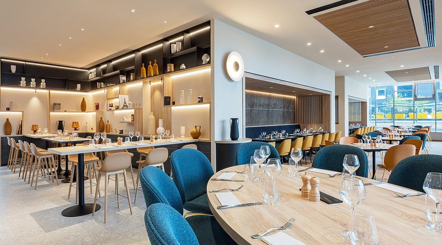 Kitchen & Bar Interior