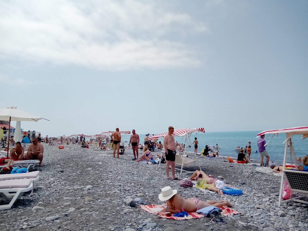 Пляж сочифорния адлер