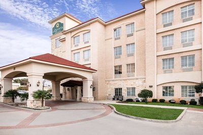 Hotel photo 9 of La Quinta Inn & Suites by Wyndham DFW Airport West - Euless.