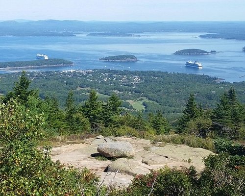 Iconic Outdoor Landmarks in New England