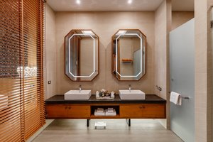Room & Suite