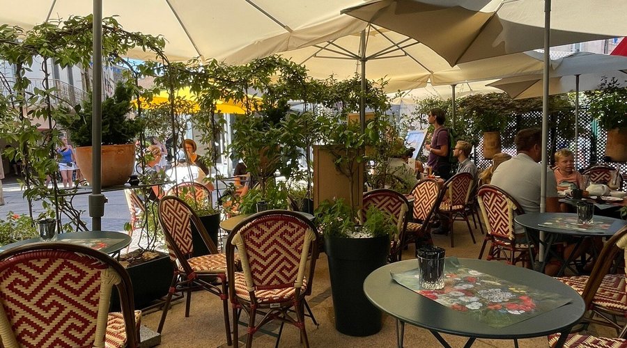 LE SALON DANNE SOPHIE, Aubenas - Restaurant Reviews, Photos & Phone Number - Tripadvisor