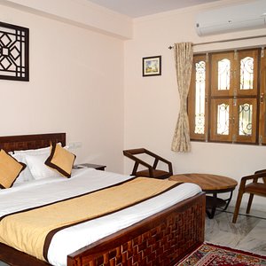 Hotelier Hosts - A Home Stay in Jodhpur