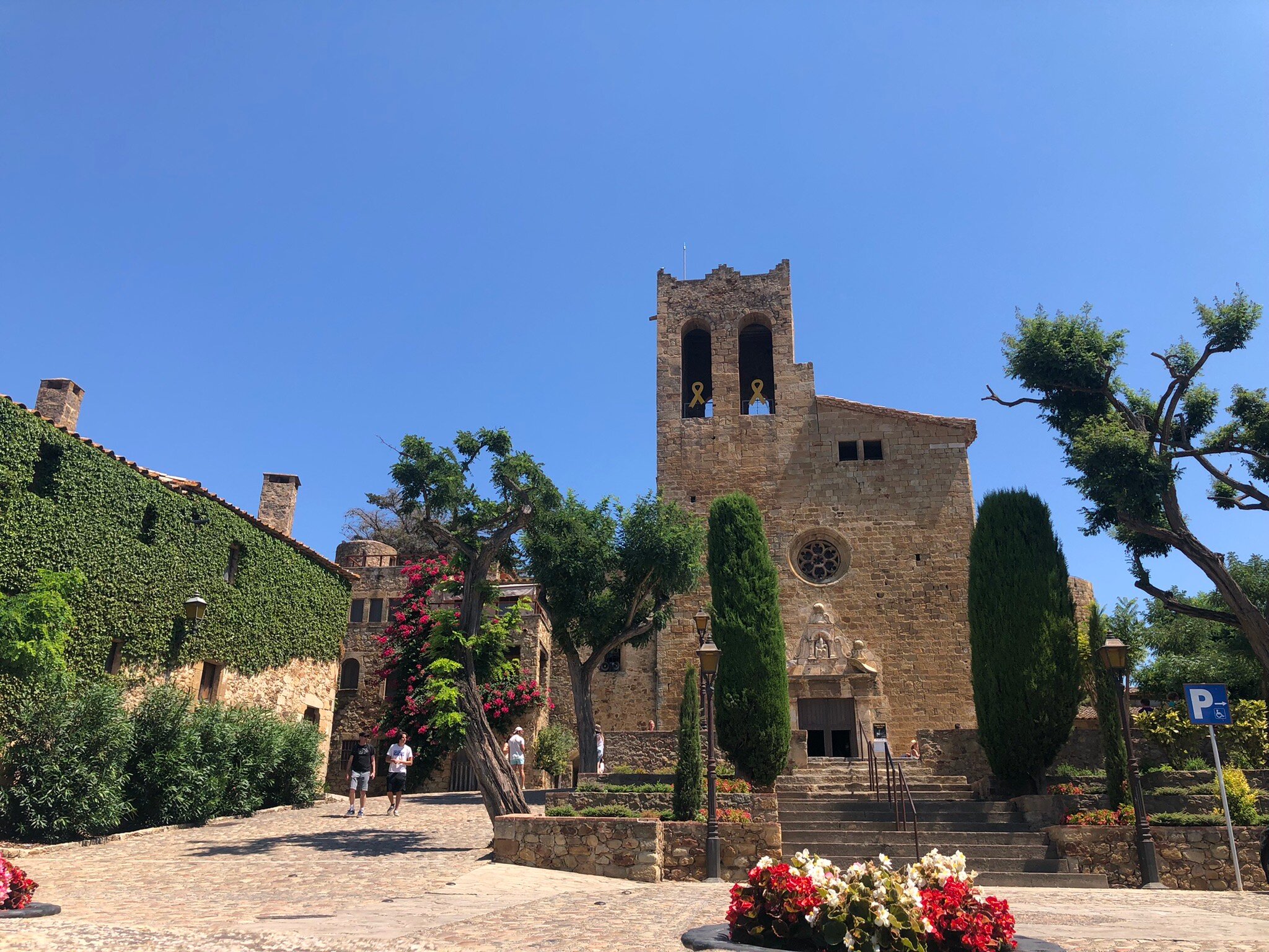 Girona And Costa Brava Small-Group Tour With Hotel Pickup From Barcelona