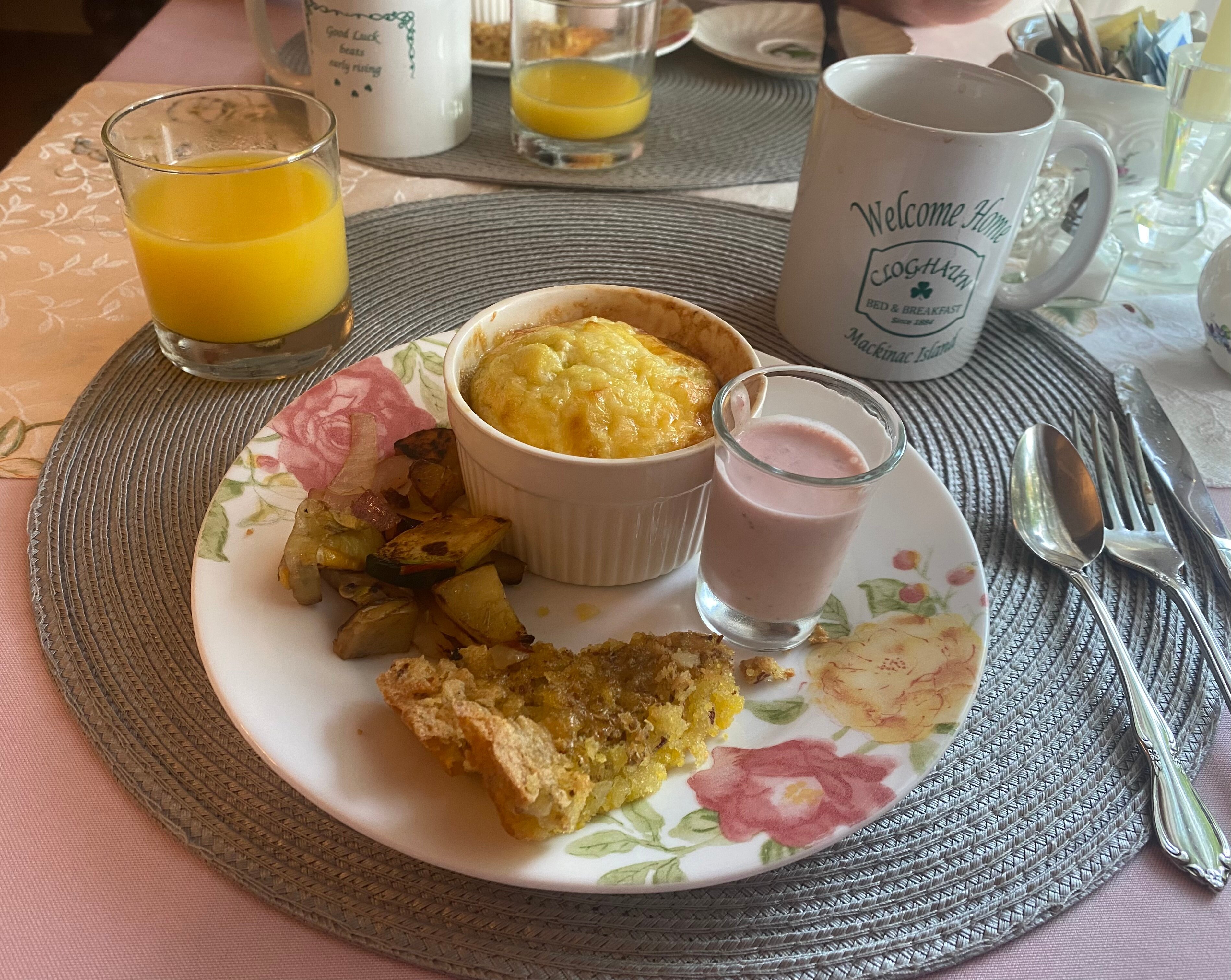 CLOGHAUN BED AND BREAKFAST - Updated 2024 B&B Reviews (Mackinac Island, MI)