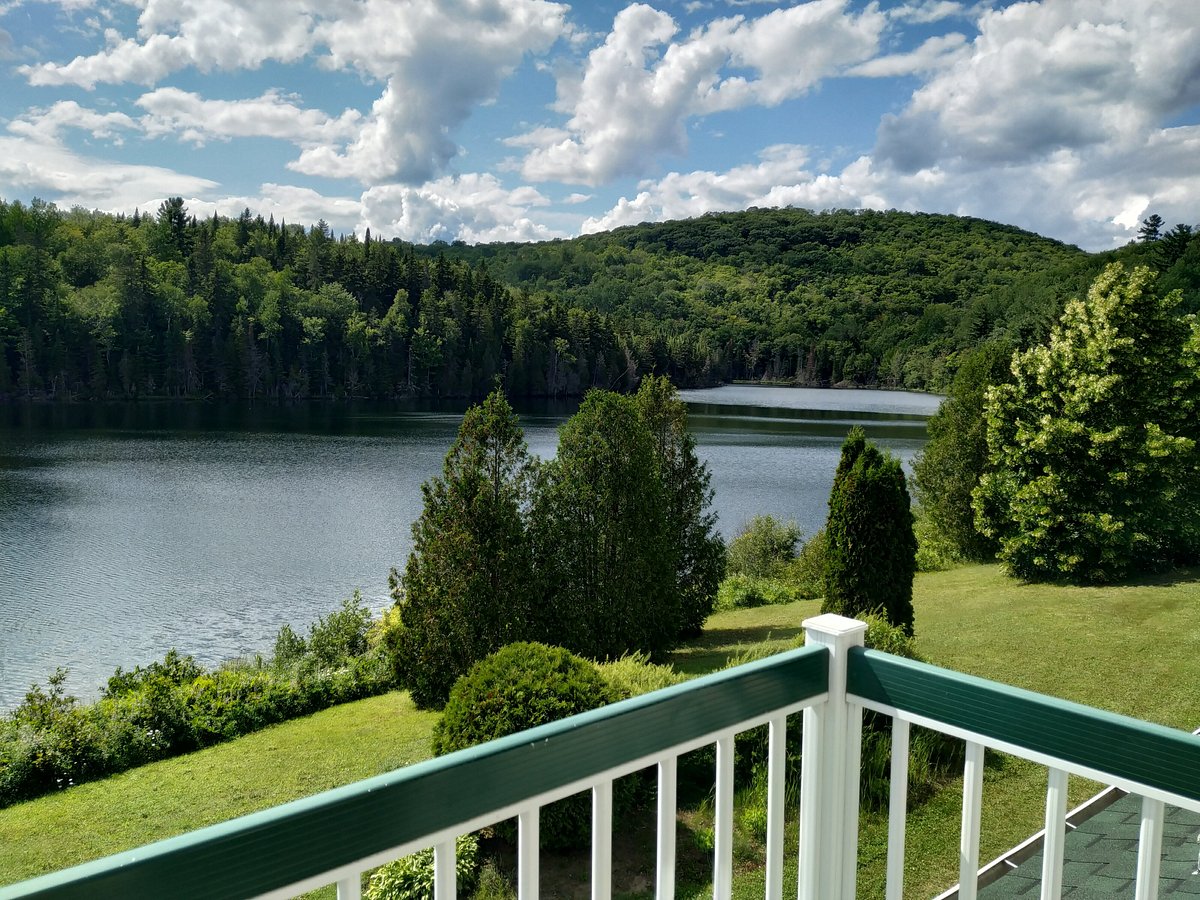 Chemin du Lac Meech