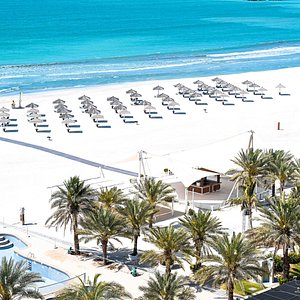 On the stunning Al Hamra beach in Ras Al Khaimah, the Al Hamra Residence is located.