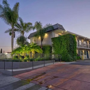 Motel Gardena CA Exterior