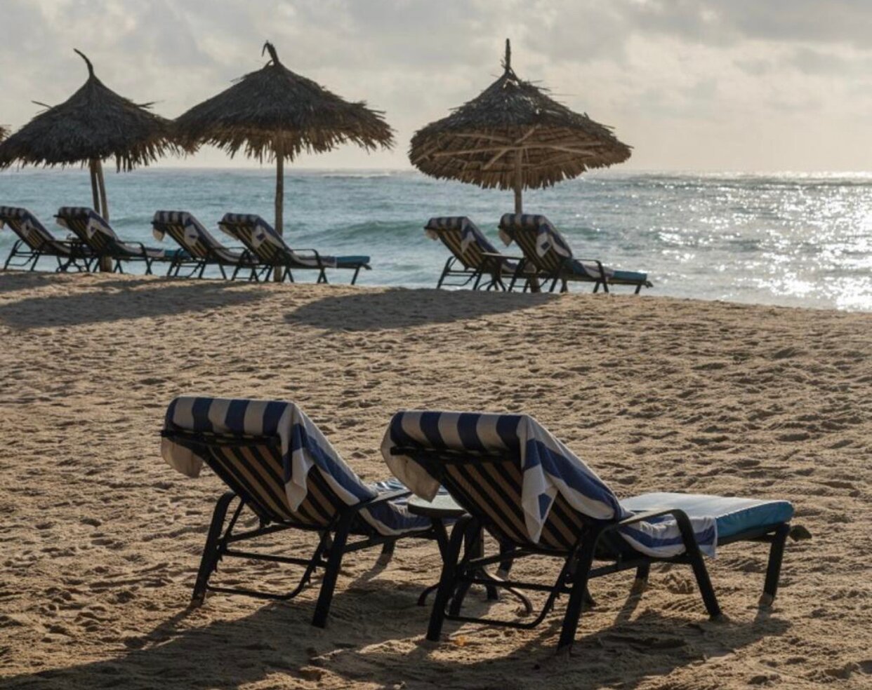 Hotel photo 16 of Pinewood Beach Resort And Spa.