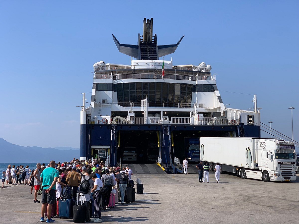 Athens to Santorini Getting there by plane ferry and cruise