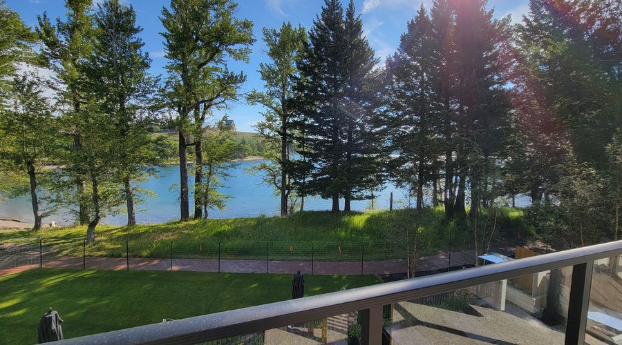 Kilmorey Lodge - Patio on lakeside rooms