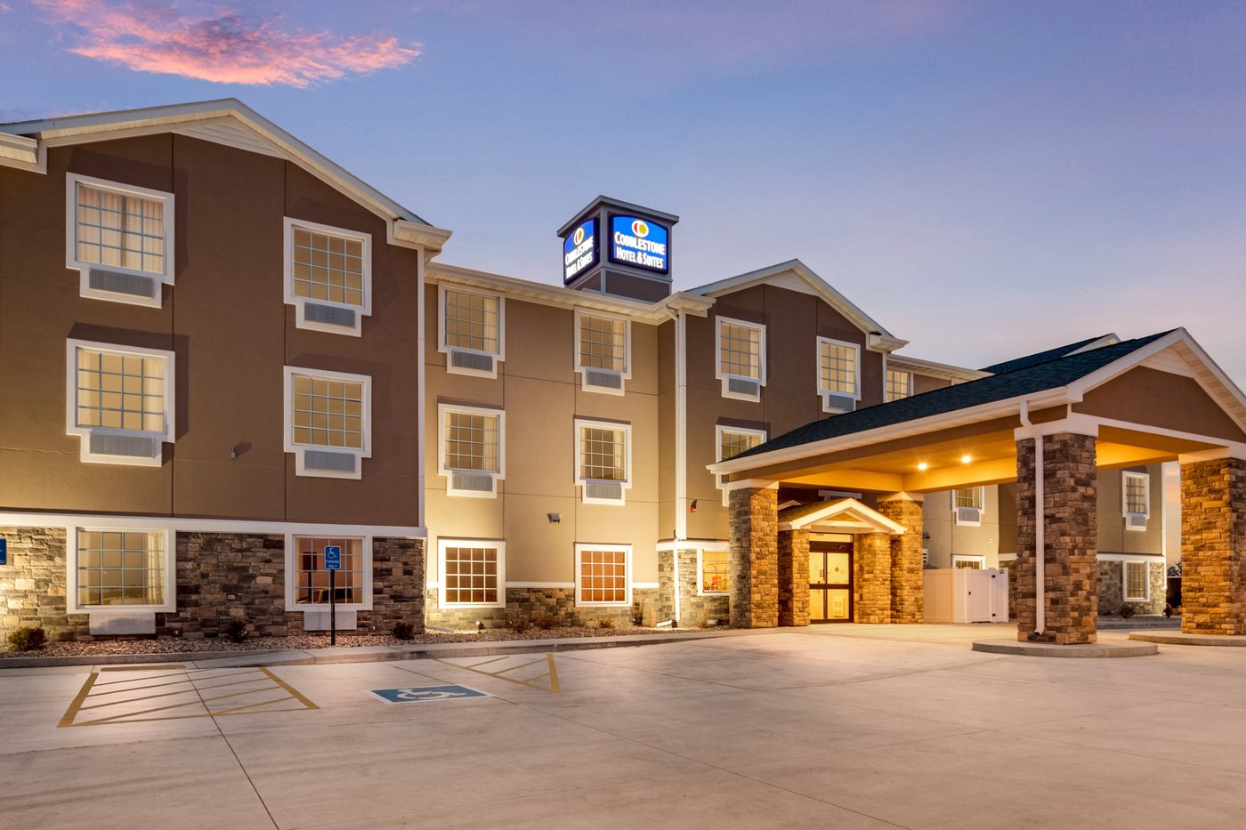 COBBLESTONE HOTEL & SUITES - COZAD $90 ($̶1̶0̶1̶) - Updated 2023 Prices ...