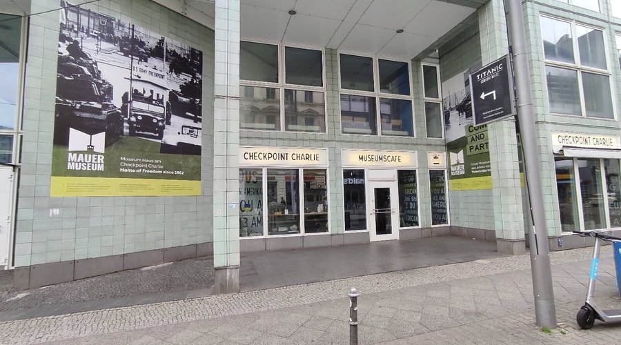 Checkpoint Charlie Museum