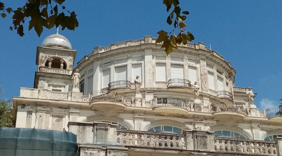 Peccato che sia lasciato all'abbandono... Palazzo Paradiso sul Mare ad Anzio. Agosto 2022