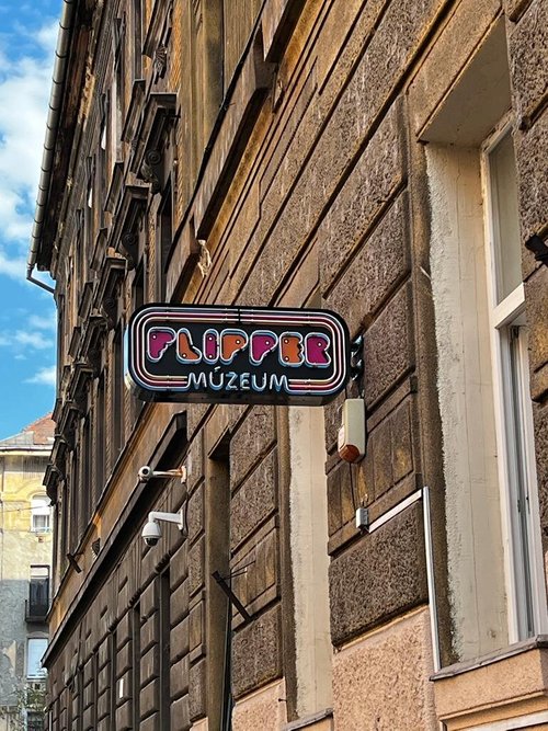 Budapest umlaith review images