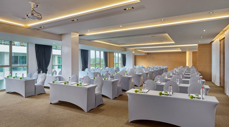 Kee Grand Hall on the 5th floor with natural daylight 