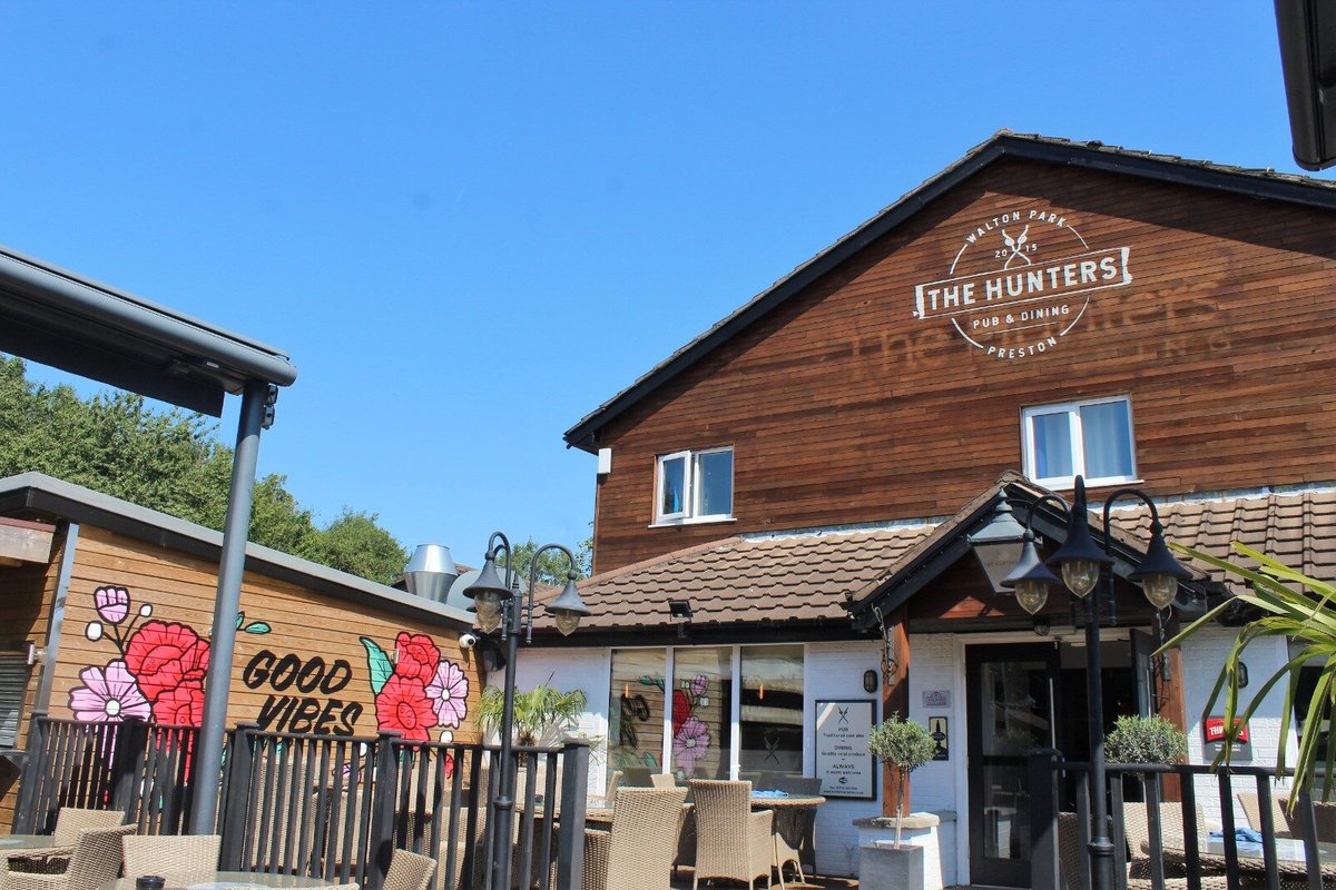 THE HUNTERS PUB & DINING, Preston - Commander en ligne - Menu, Prix ...