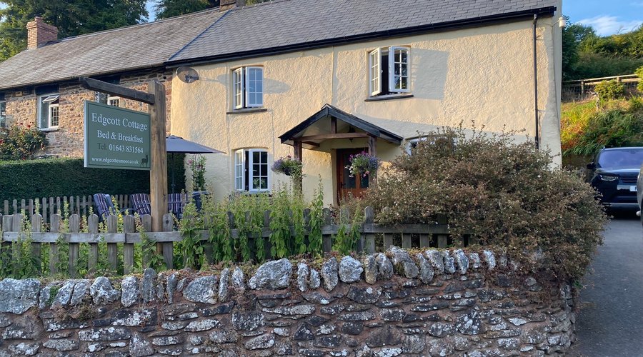 Edgcott Cottage B&B (엑스퍼드) - 호텔 리뷰