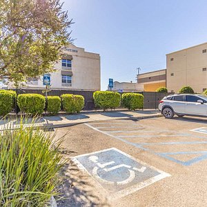 mundo travel hanford ca