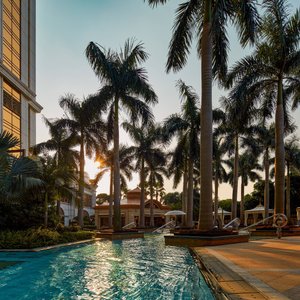 The Ritz-Carlton Pool Bar