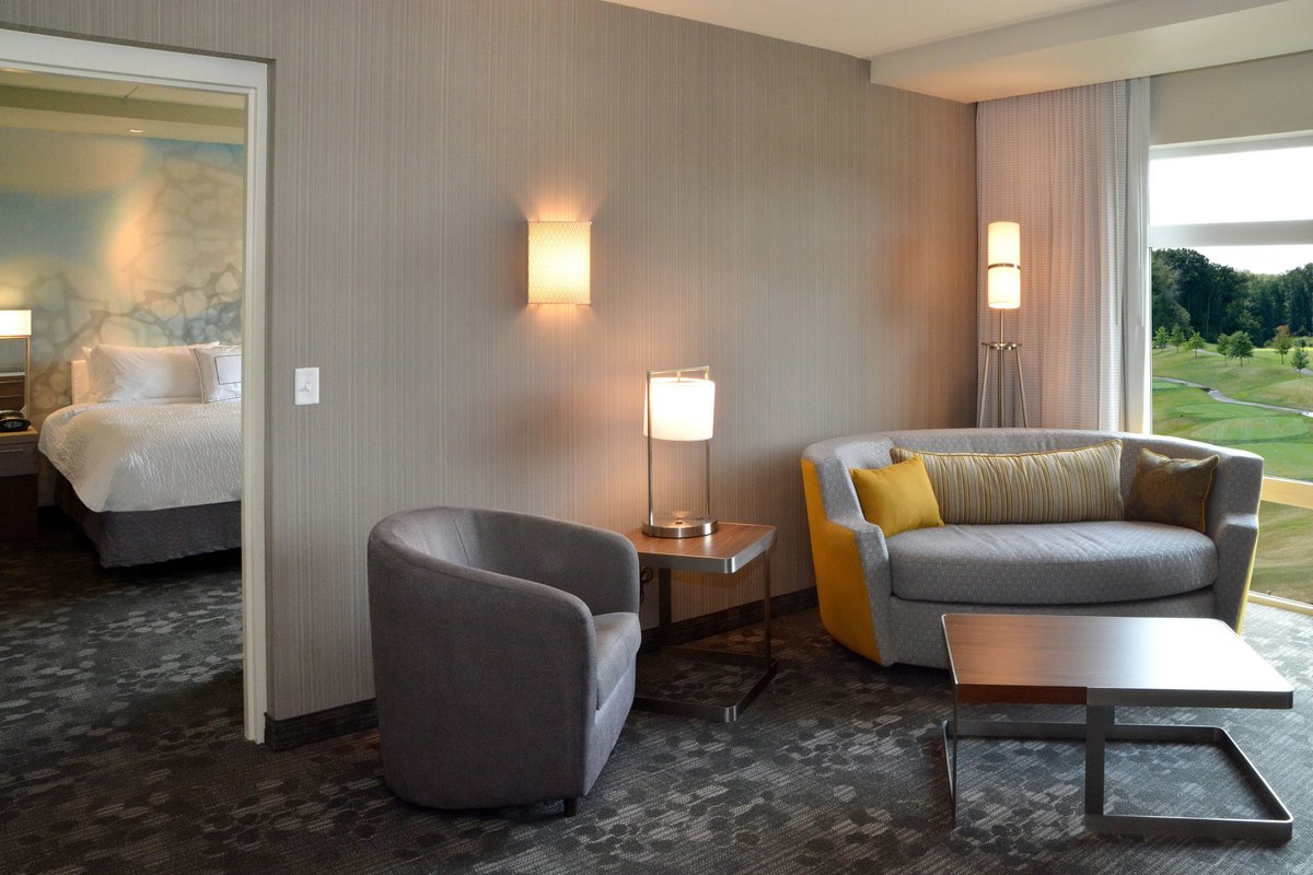 Courtyard by Marriott Youngstown Canfield - hotel rooms