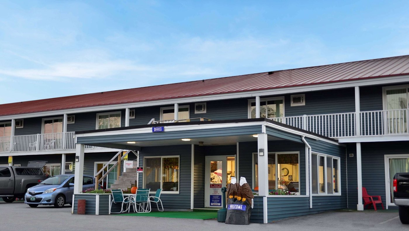 COLONIAL INN ELLSWORTH $115 ($̶1̶3̶1̶) - Prices & Motel Reviews - Maine