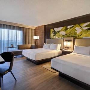 Queen/Queen Guest Room
