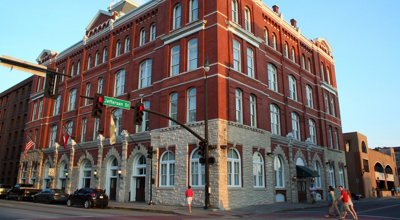 HOTEL INDIGO SAVANNAH HISTORIC DISTRICT, AN IHG HOTEL $121 ($̶1̶4̶8̶ ...