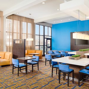 Media Pods & Communal Table