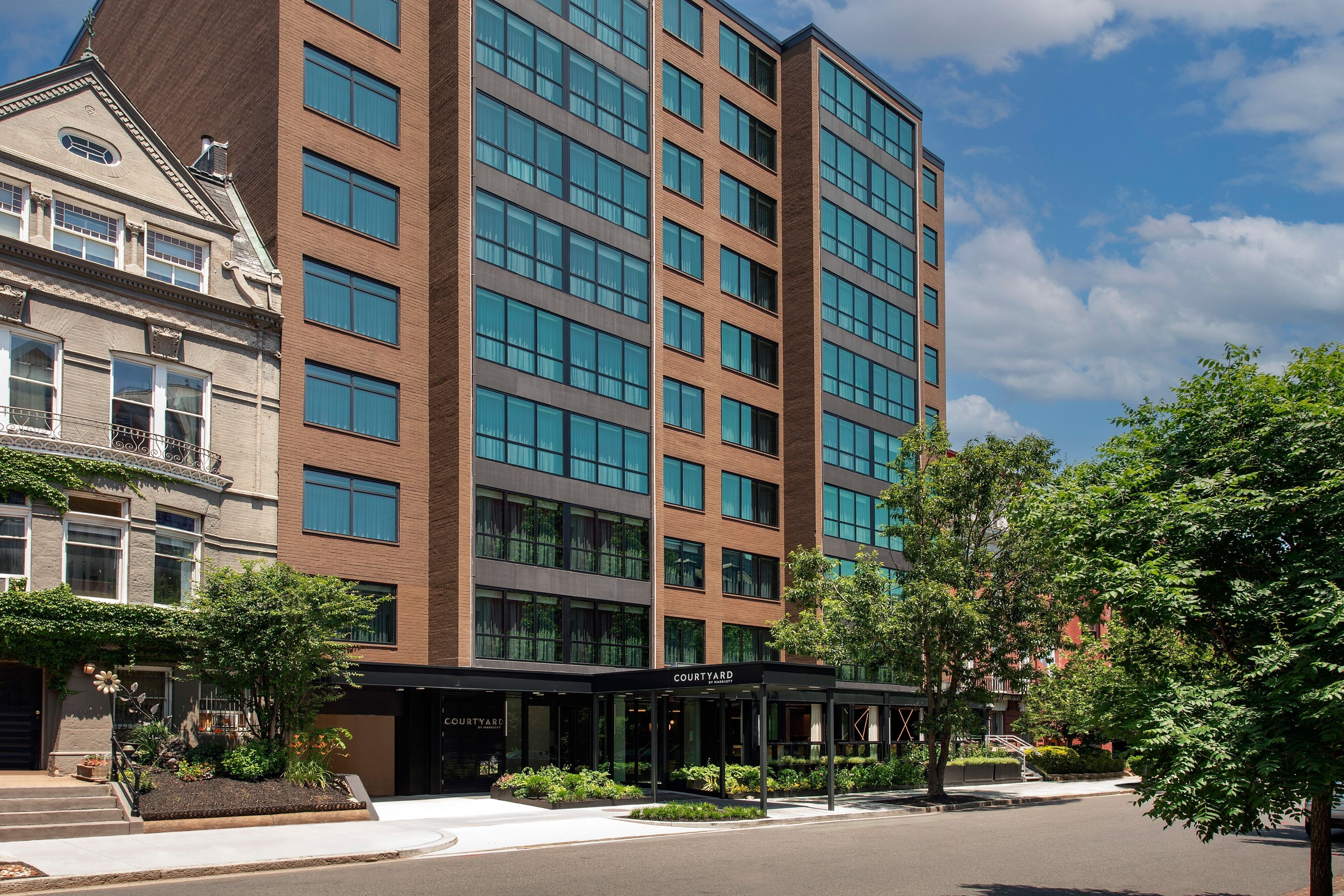 Courtyard By Marriott Washington, DC Dupont Circle - UPDATED 2023 ...