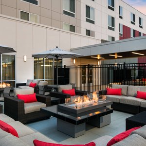 Outdoor Patio - Firepit