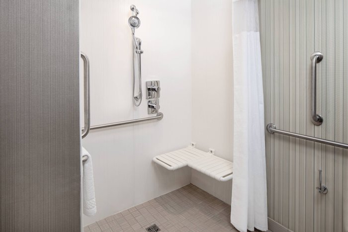 Courtyard by Marriott Dallas Downtown/Reunion District Rooms: Pictures ...