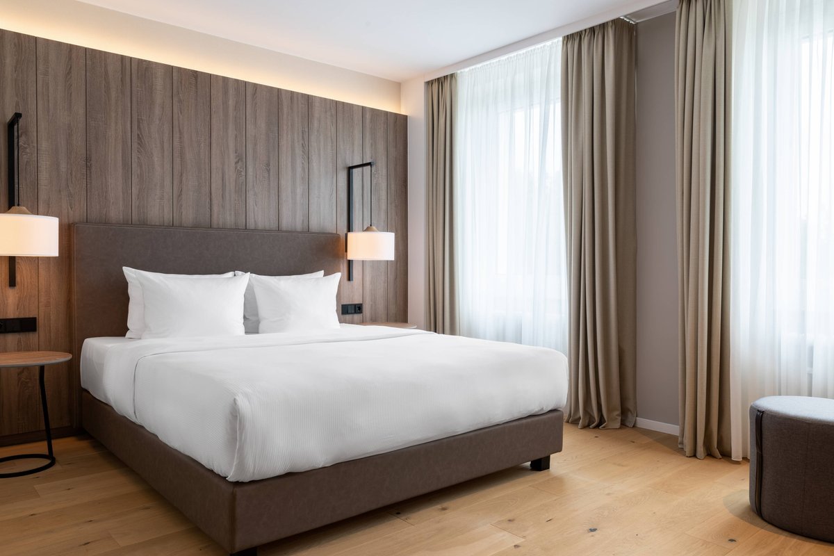 AC Hotel by Marriott Berlin Humboldthain Park Rooms: Pictures & Reviews ...