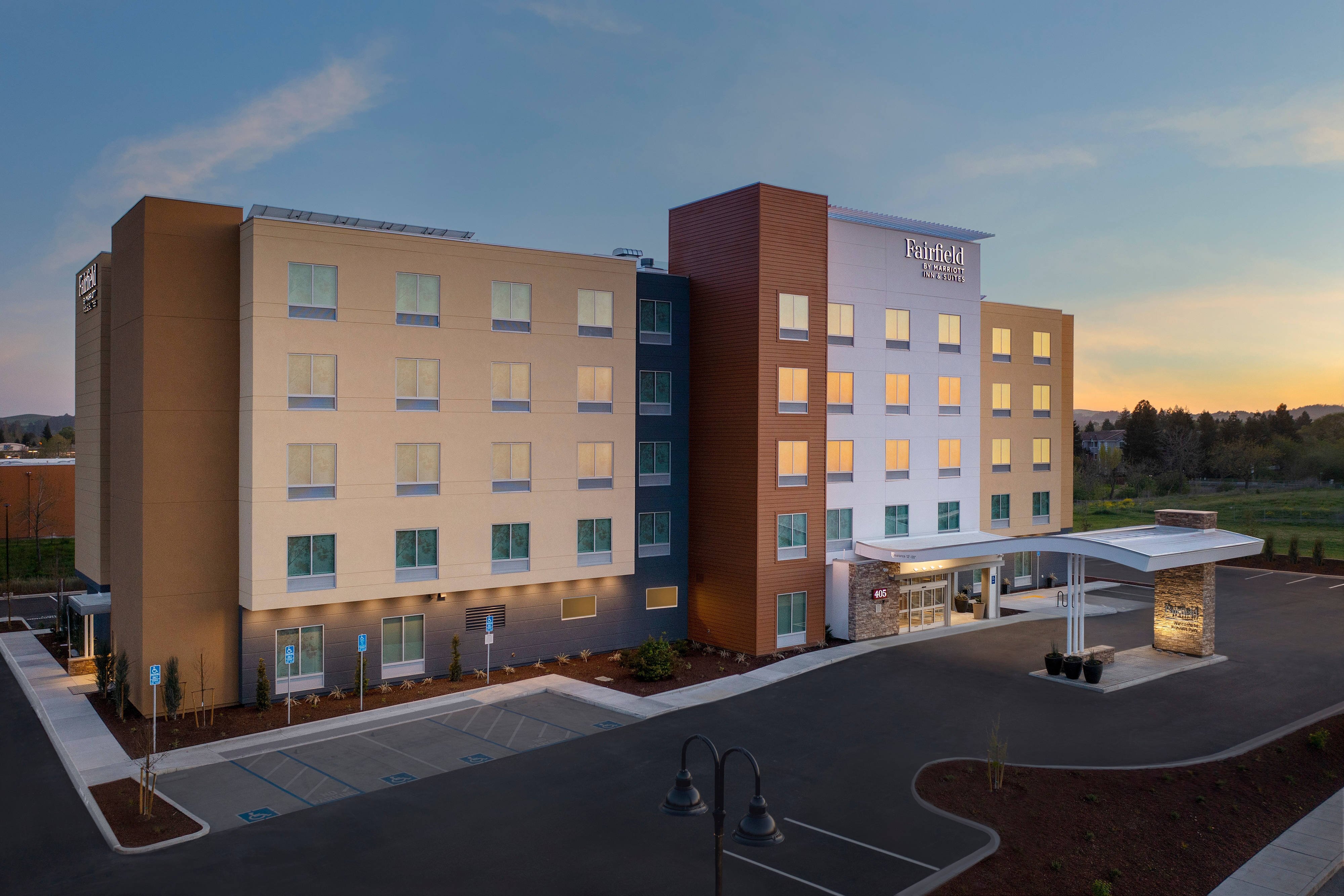 FAIRFIELD INN & SUITES BY MARRIOTT SANTA ROSA ROHNERT PARK $121 ...