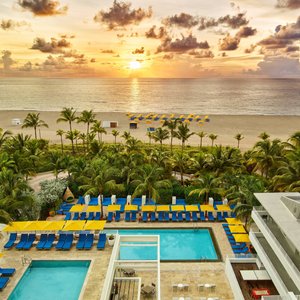 Royal Palm Pool - Beach