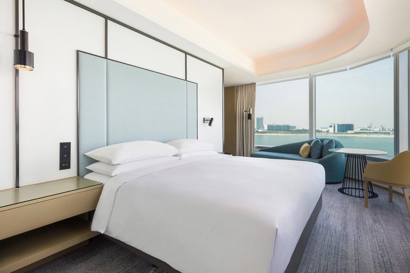 FOUR POINTS BY SHERATON HONG KONG TUNG CHUNG - Hotel Reviews, Photos