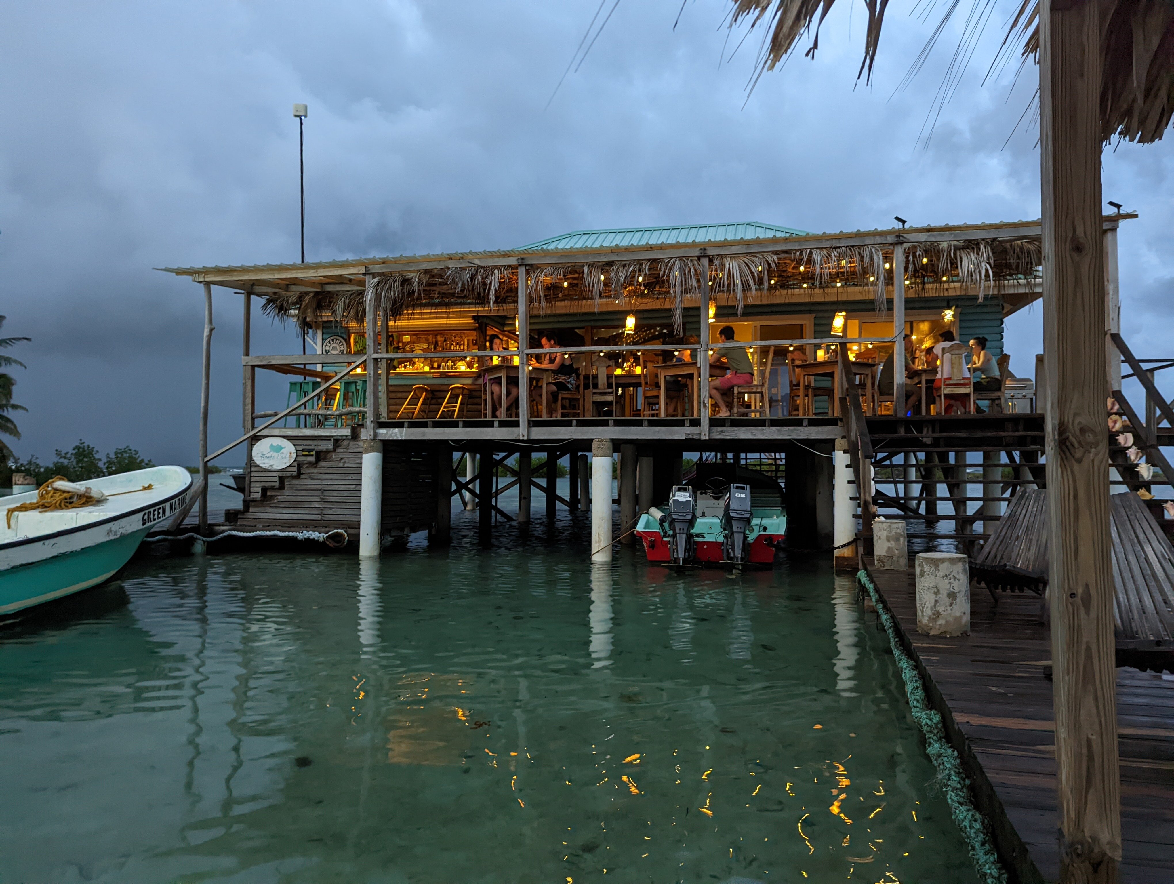 REEF'S END LODGE - Updated 2024 B&B Reviews (Tobacco Caye, Belize)