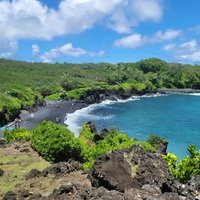 2023 Small Group Road to Hāna Tour 6 to 8 passengers