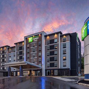 Welcome to the New Holiday Inn Express & Suites Moncton Hotel
