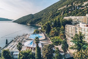 Iberostar Herceg Novi in Igalo, image may contain: Resort, Hotel, Waterfront, Outdoors
