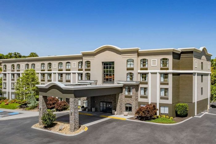 LA QUINTA INN & SUITES BY WYNDHAM SEVIERVILLE / KODAK $83 ($̶1̶0̶9̶ ...