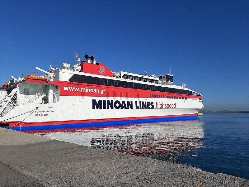 Minoan Lines ferry from Crete to Santorini