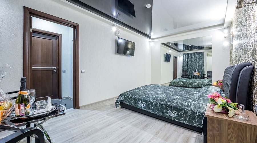 Alex Hotel On Budapeshtskaya (상트페테르부르크) - 호텔 리뷰