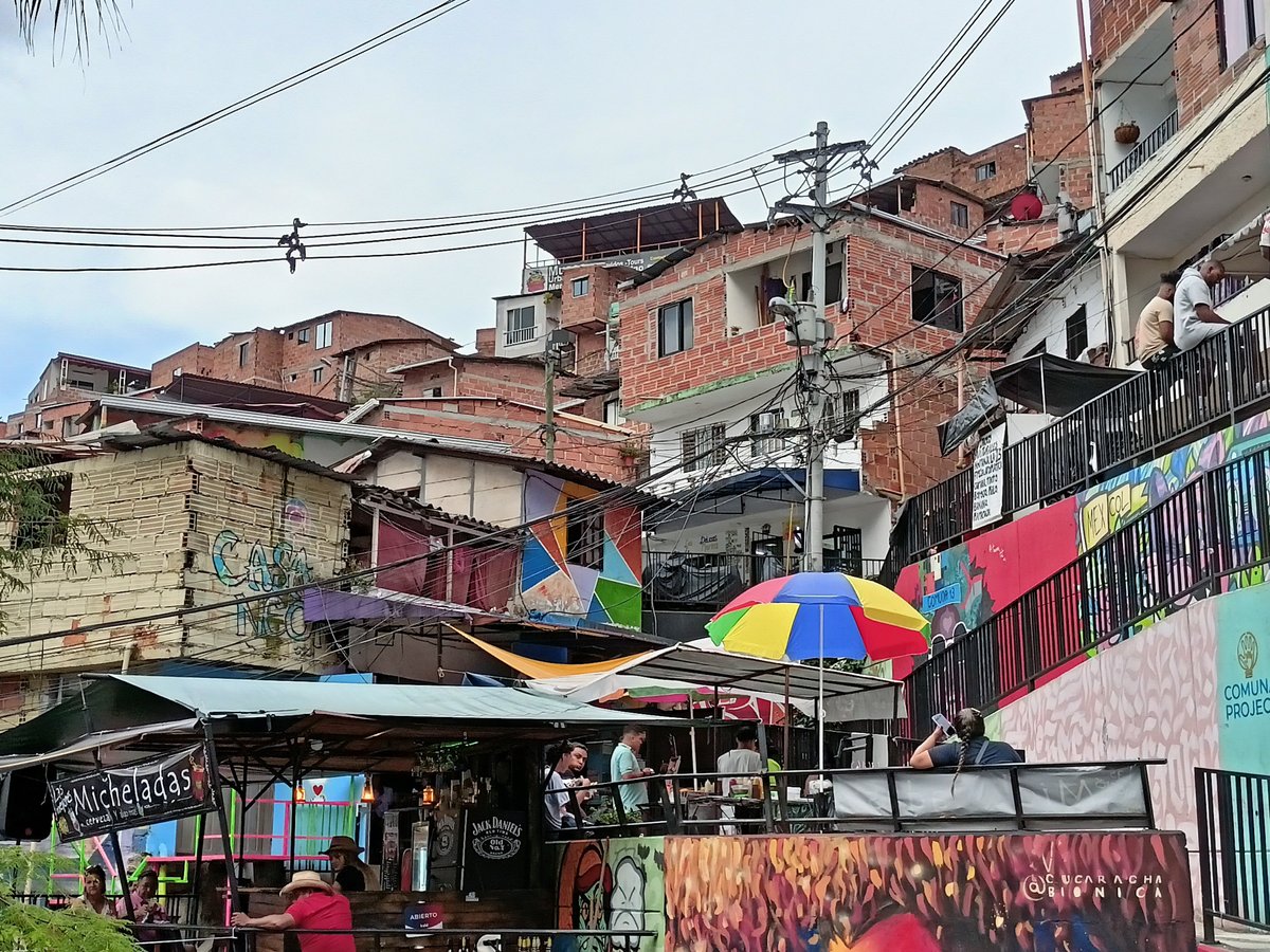 (Medellin) Visite des graffitis de la Comuna 13 avec cuisine de rue