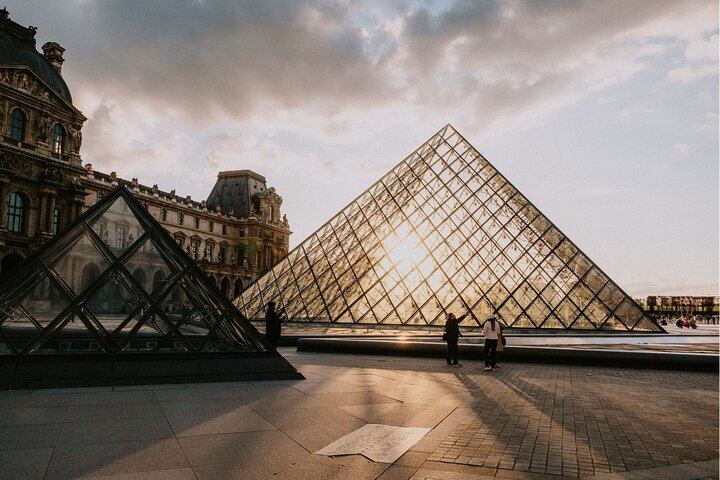 2024 Paris Paris Skip The Line Tickets To Louvre Museum   Caption 