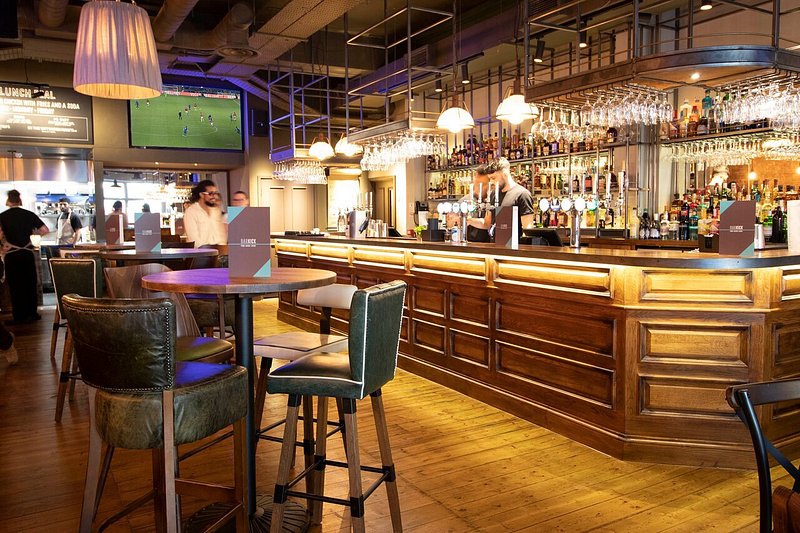 Best Pubs to Watch Football in London